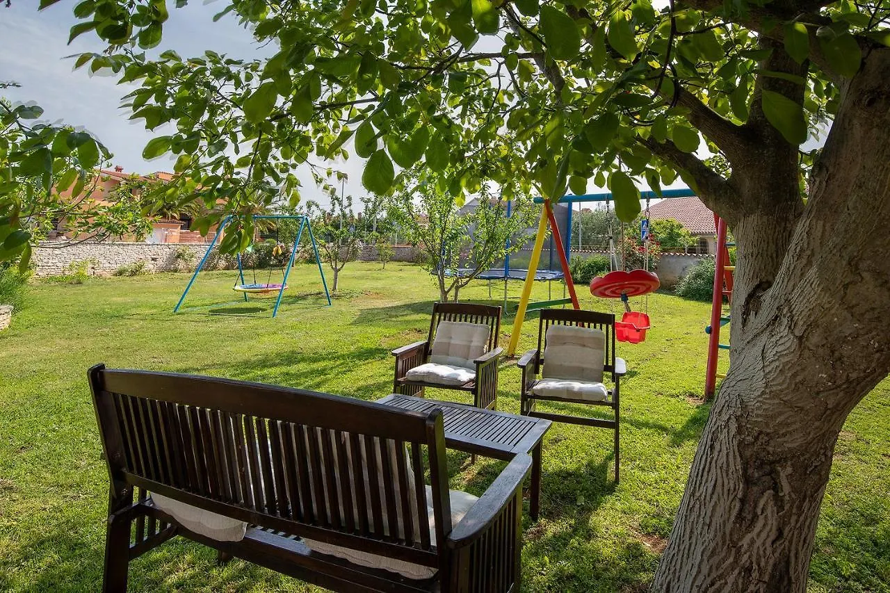 Apartments Dadic With Parking & Playground Medolino 0*,