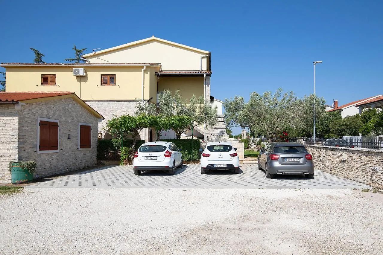 Apartments Dadic With Parking & Playground Medolino 0*,