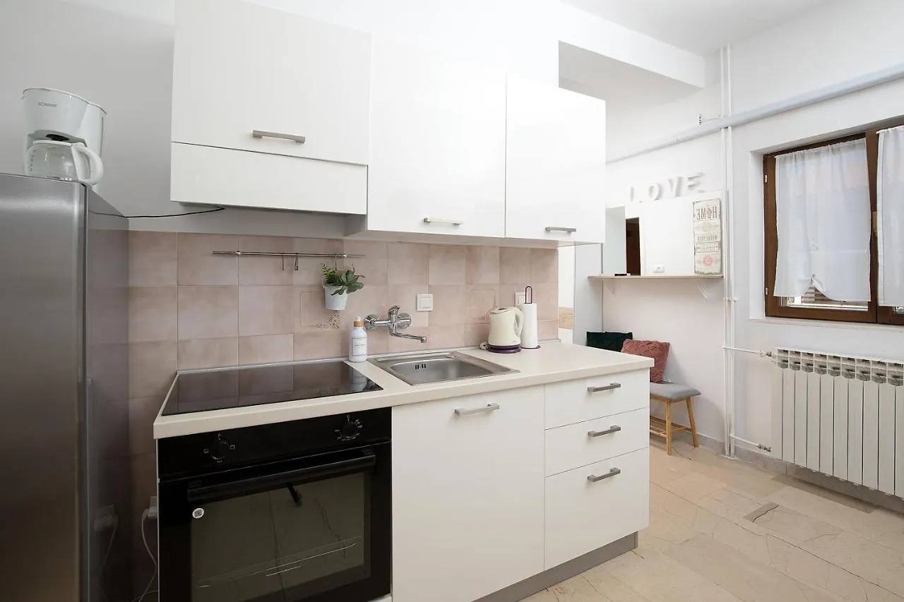 Apartments Dadic With Parking & Playground Medolino 0*,