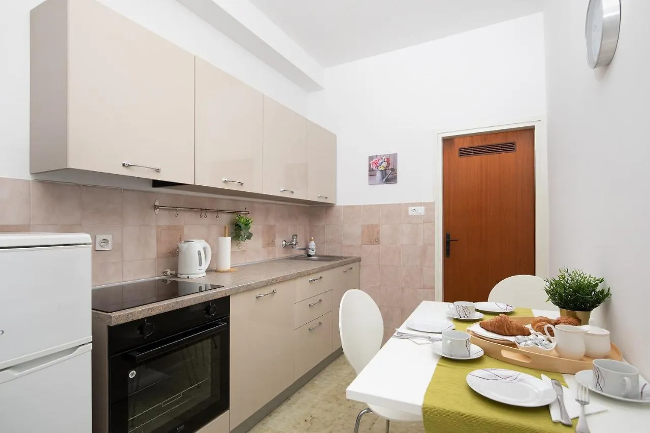 Apartments Dadic With Parking & Playground Medulin Croatia