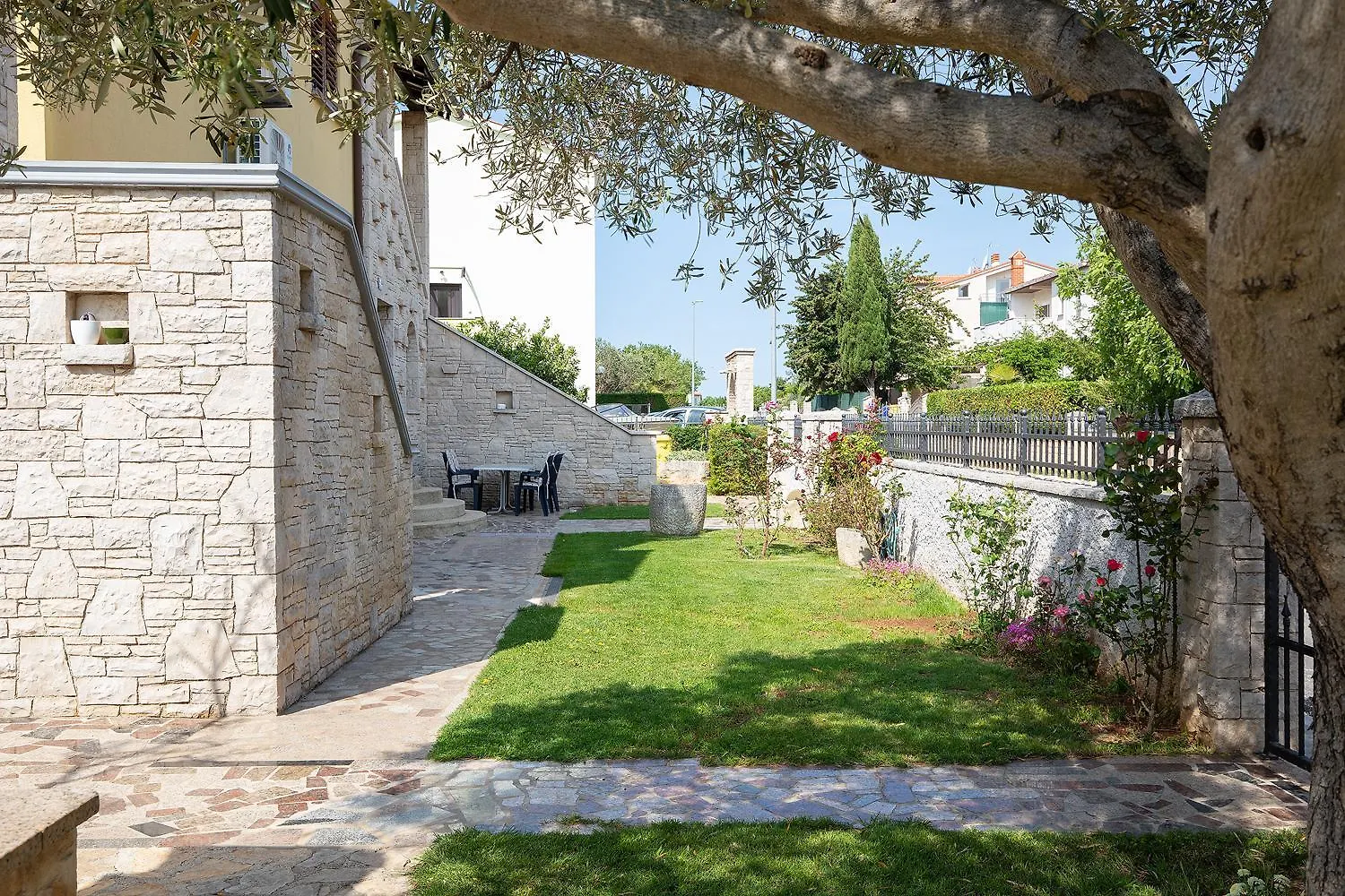 Apartments Dadic With Parking & Playground Medolino Croazia