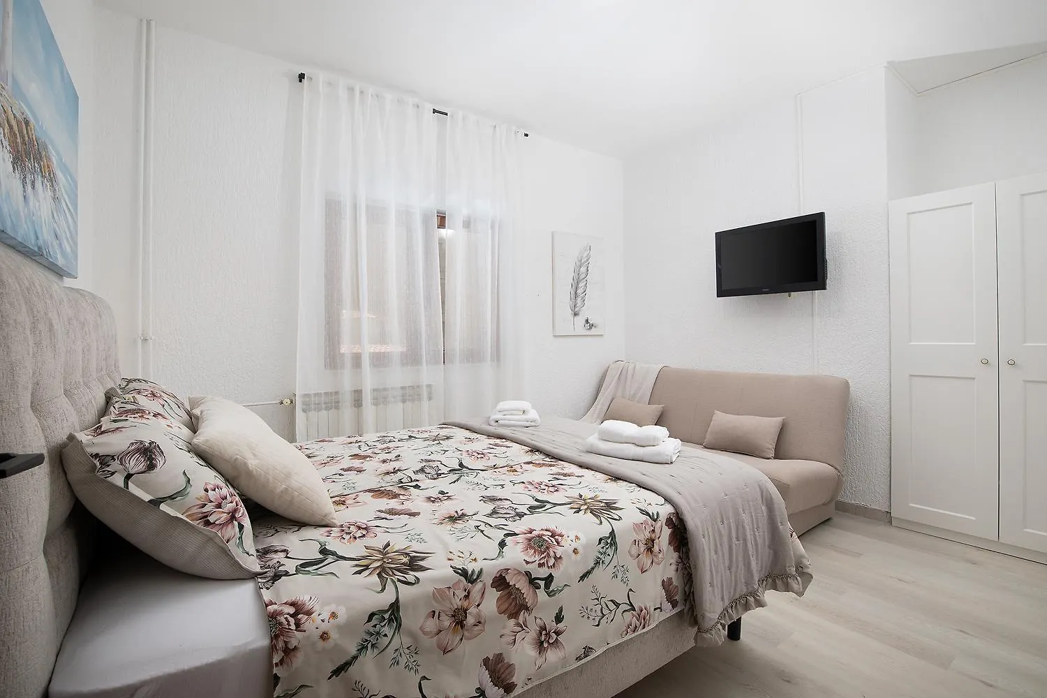 Apartments Dadic With Parking & Playground Medolino