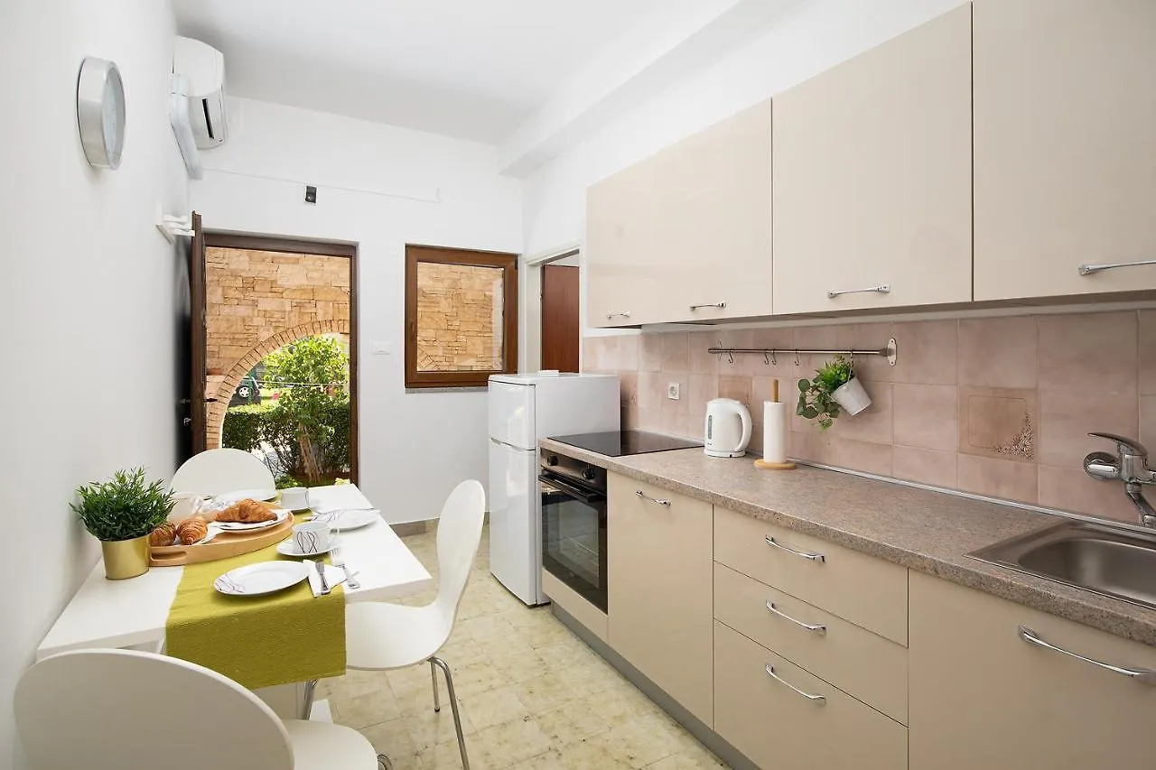 Apartments Dadic With Parking & Playground Medulin 0*,  Croatia