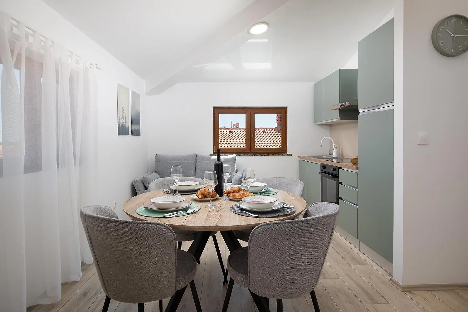 Apartments Dadic With Parking & Playground Medulin